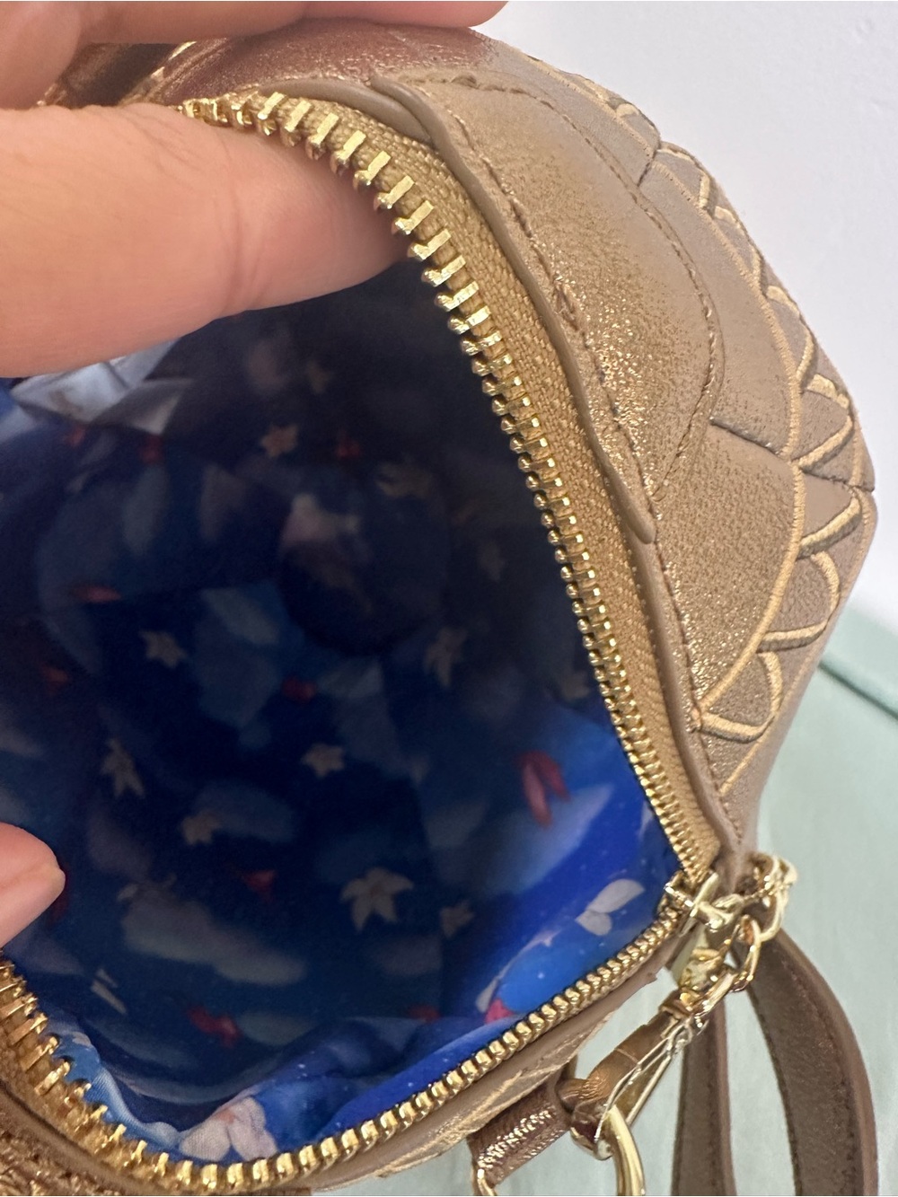 Loungefly Aladdin Metallic Bronze genie lamp Crossbody Bag - Picture 3 of 6